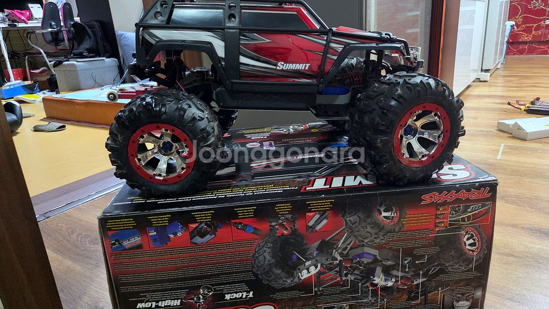 트랙사스 서밋1/8 RC카 충전기포함--3