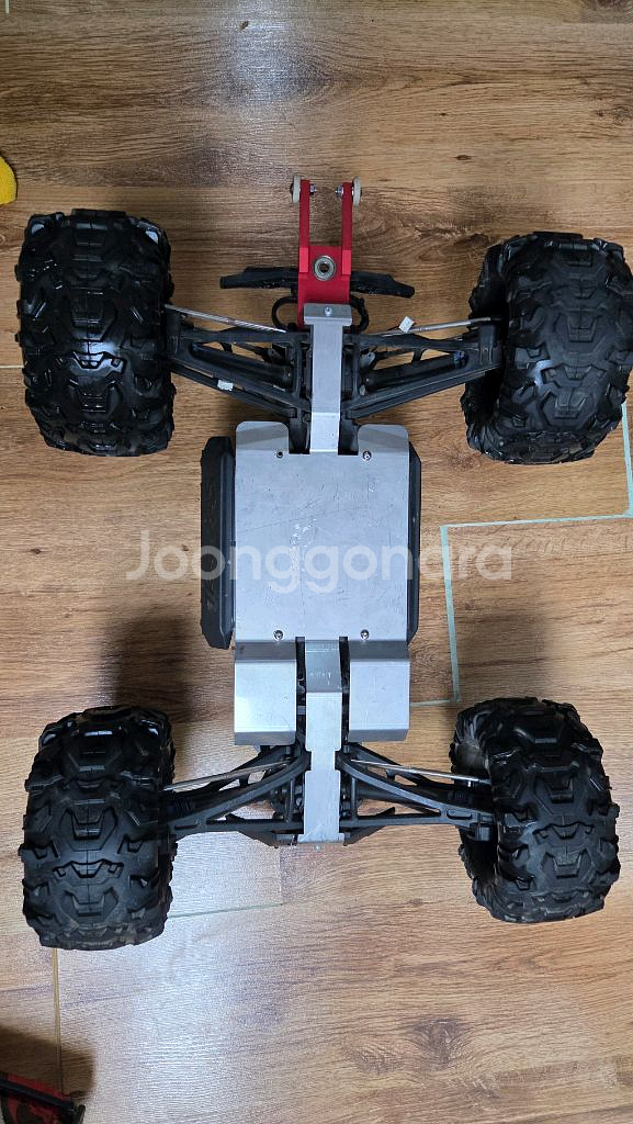 트랙사스 서밋1/8 RC카 충전기포함--9