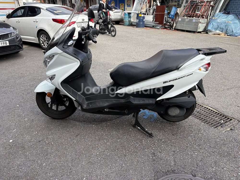 서울 스즈키 버그만 200 21년식 상태양호 차량--3