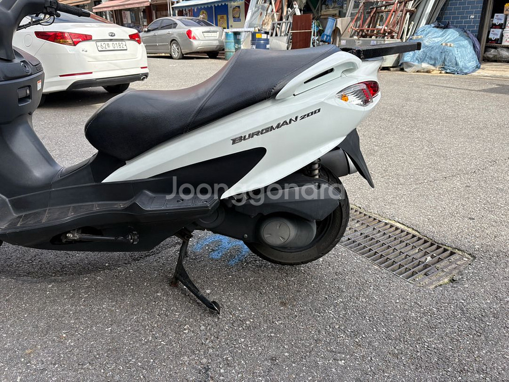 서울 스즈키 버그만 200 21년식 상태양호 차량--4