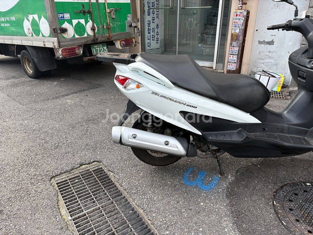 서울 스즈키 버그만 200 21년식 상태양호 차량--1