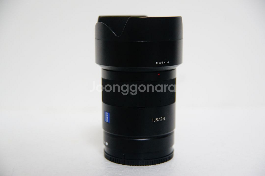 [소니] 칼이사 SEL 24mm f1.8 팝니다.--2