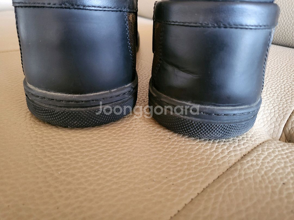 (A+급)루이비통 슬라럼 스니커즈 7사이즈--9