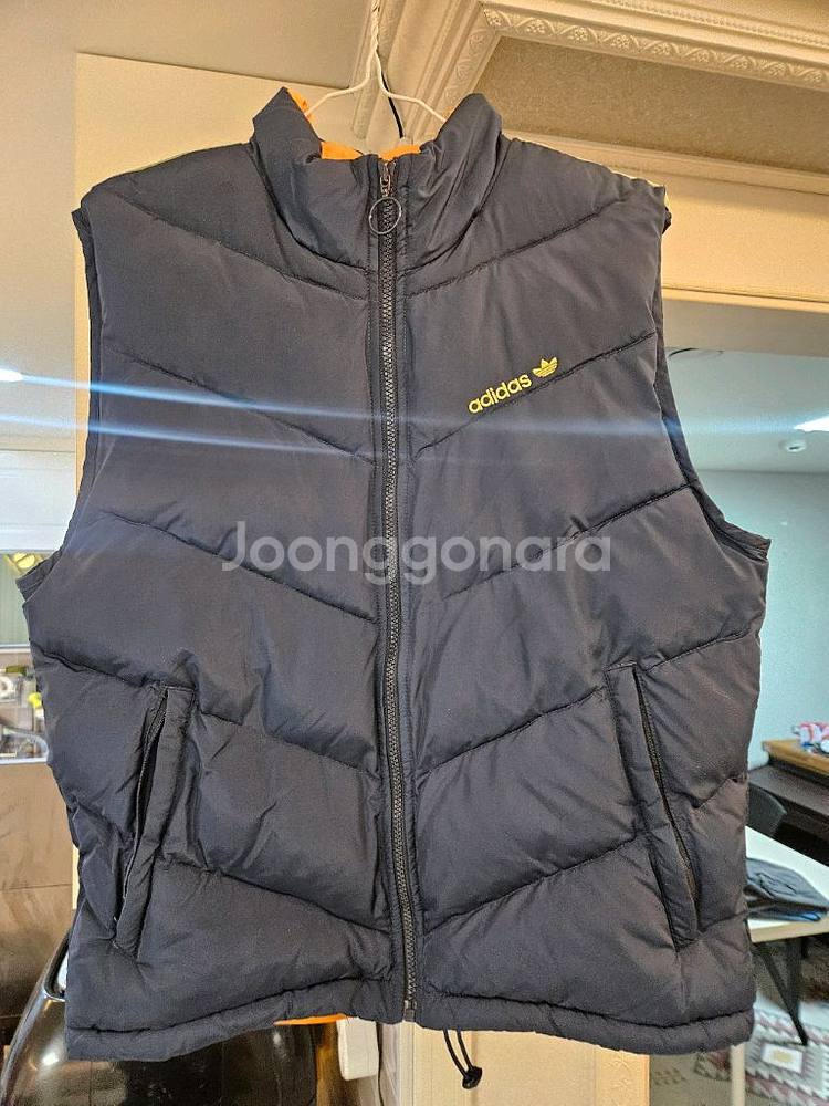 아디다스 패딩조끼 s사이즈 판매합니다.^^--0