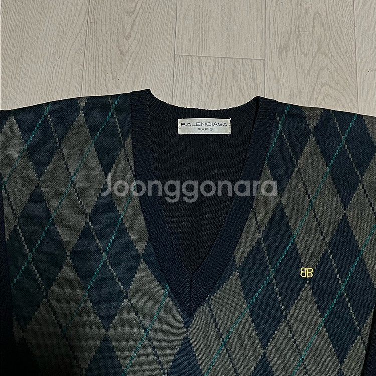 발렌시아가 파리 아가일 패턴 브이넥 니트 2XL/110--1