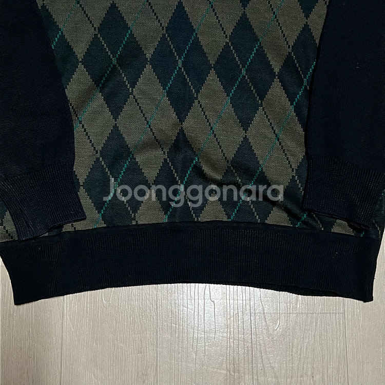 발렌시아가 파리 아가일 패턴 브이넥 니트 2XL/110--2
