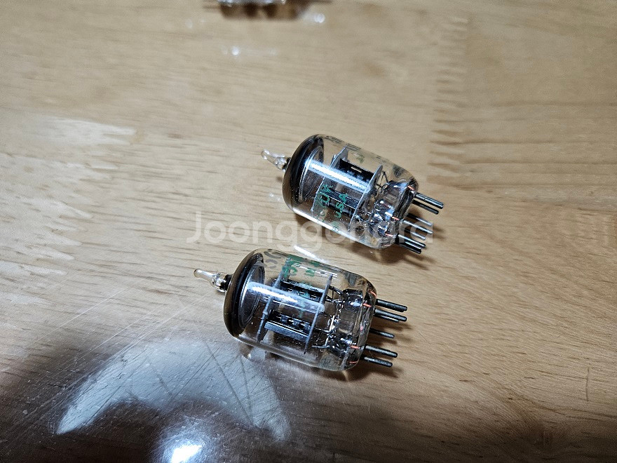 westone 404A 와 실바니아 5847 진공관--1