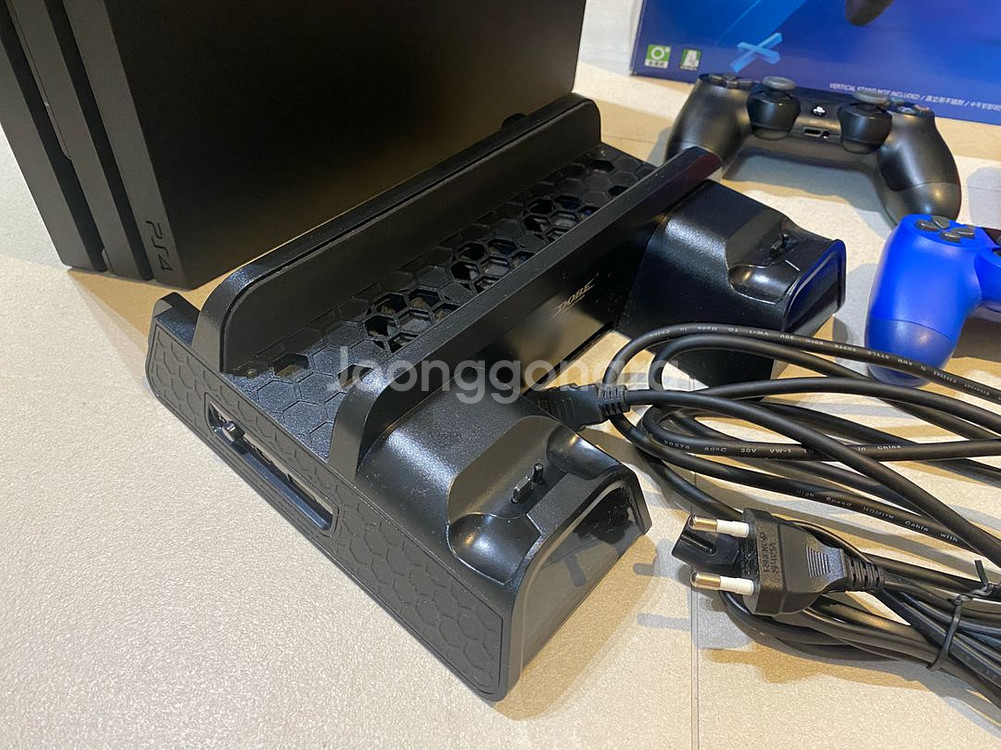 PS4 PRO 1TB-7218B & 도킹쿨러등등 판매--4