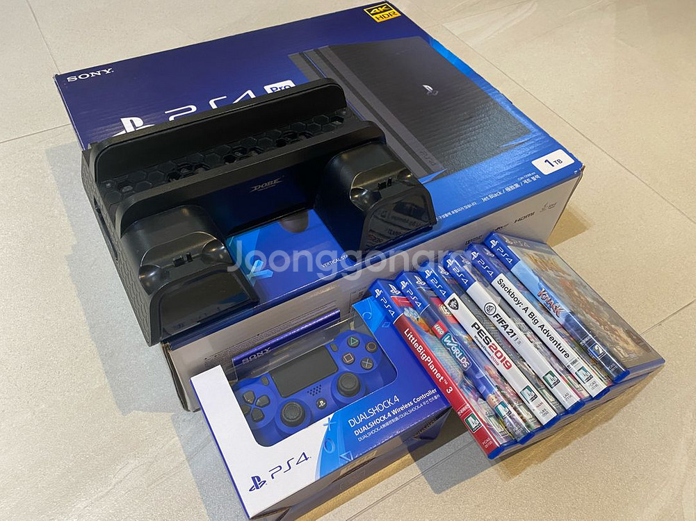 PS4 PRO 1TB-7218B & 도킹쿨러등등 판매--3