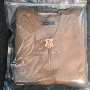 코스모폴리탄줄라이 예지스 PARIS V NECK 니트