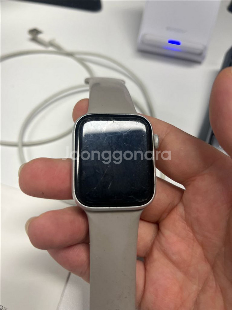 애플워치 se1 44mm 팝니다.--1