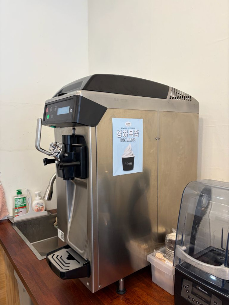 소프트 아이스크림 기계 칼피자니 161G 상하목장--1
