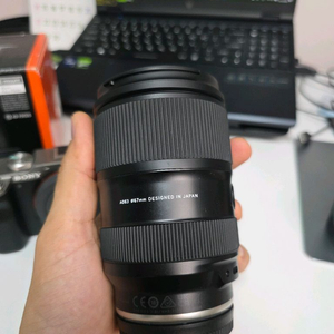 소니 fe 용 Tamron 28-75mm F2.8 렌즈