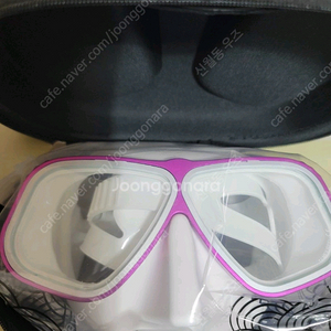 새상품 스쿠버 다이빙 물안경. 퍼플