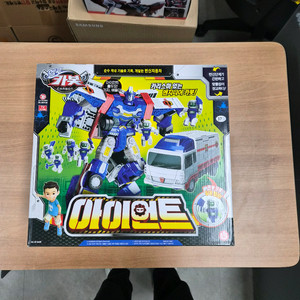 초이락 헬로카봇 아이언트 개봉 판매