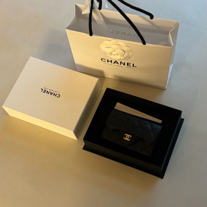 샤넬 캐비어 카드지갑 금장 영수증포함 새상품