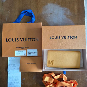 루이비통 M81811장지갑(정품)