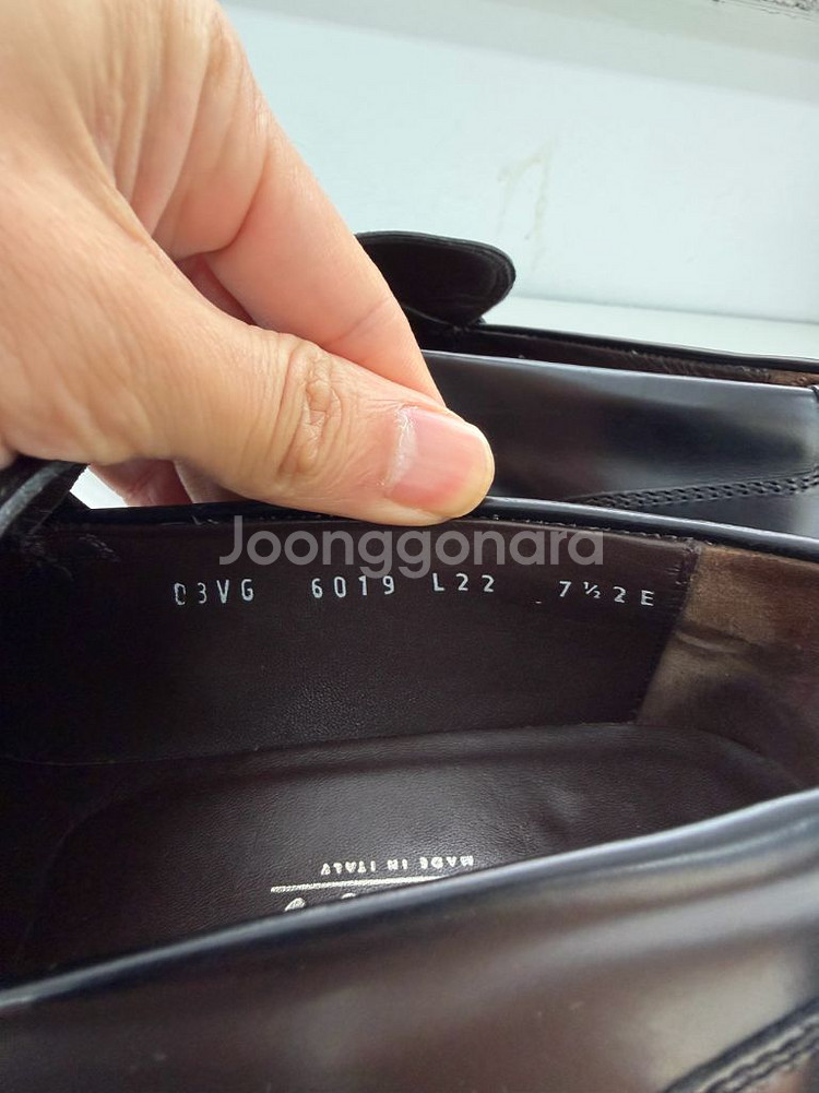 정품) 페라가모 간치니 남성 로퍼 7.5--7