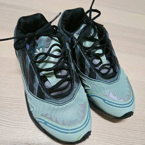 아디다스 Xare Boost grey 240사이즈 운