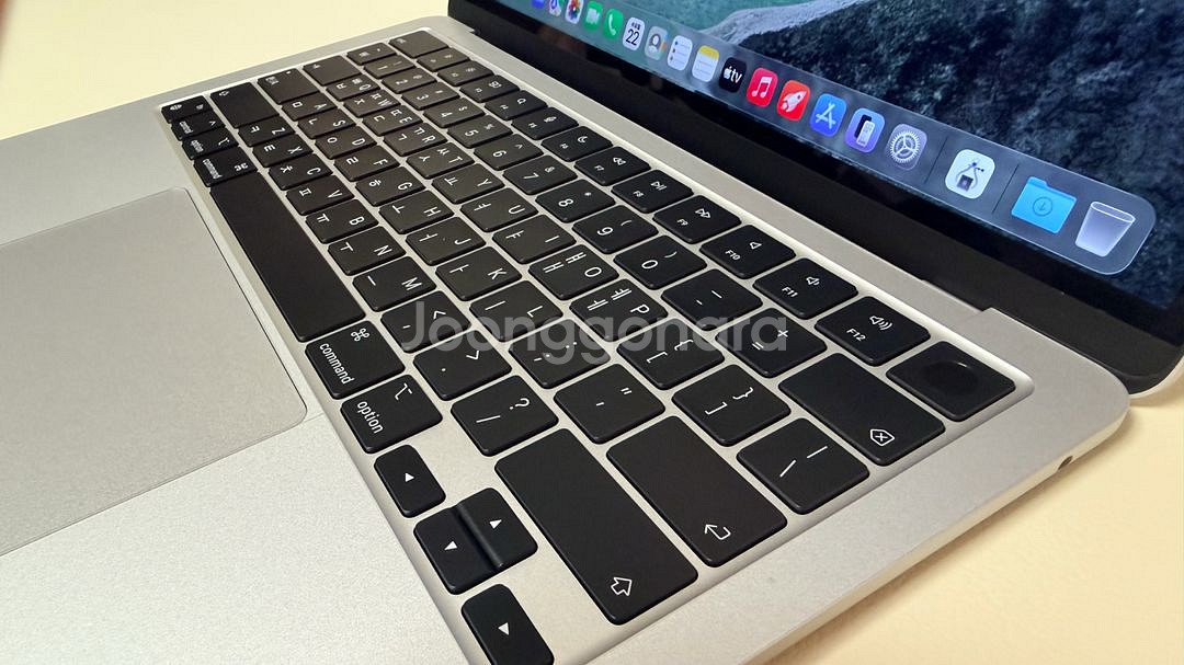 M2 맥북에어 13인치 (8G / 256G) 실버--5