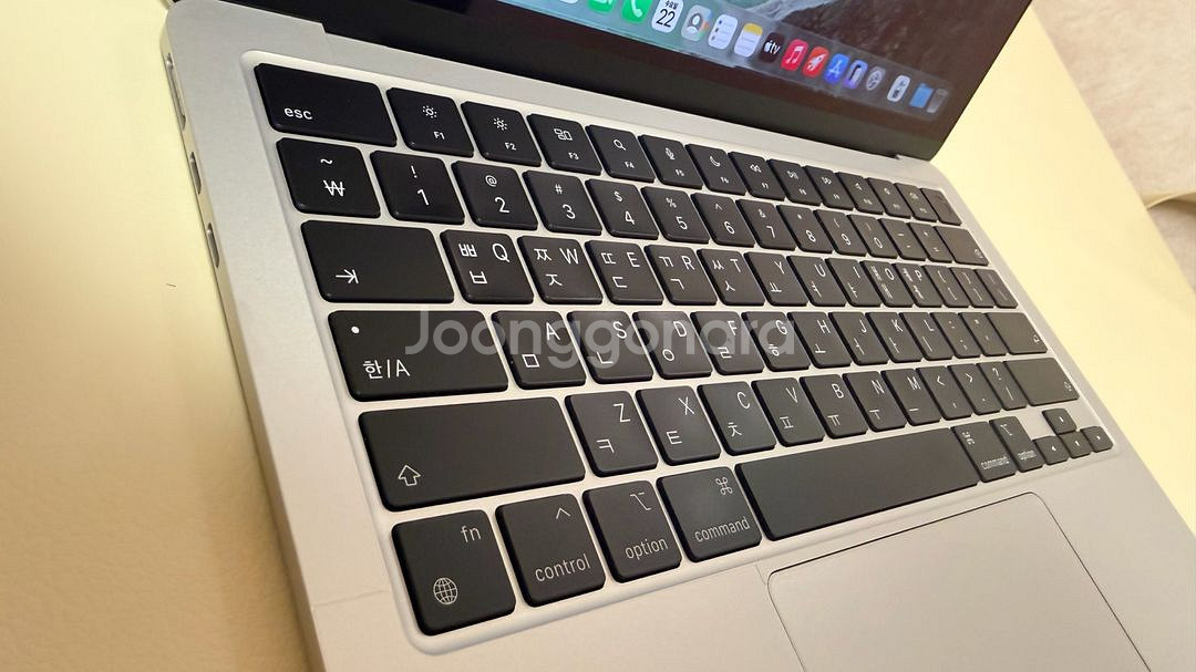 M2 맥북에어 13인치 (8G / 256G) 실버--4