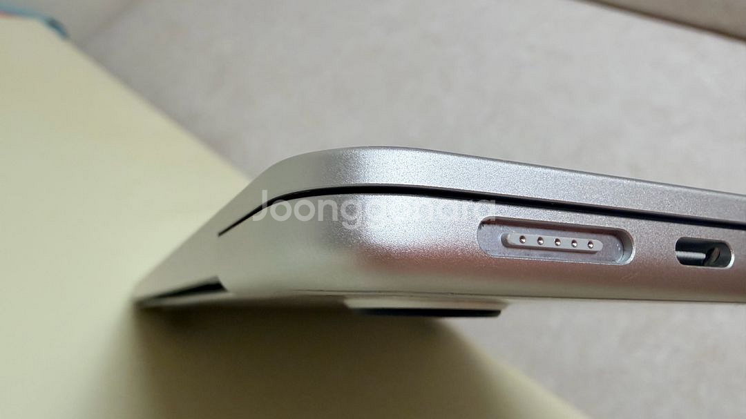 M2 맥북에어 13인치 (8G / 256G) 실버--3