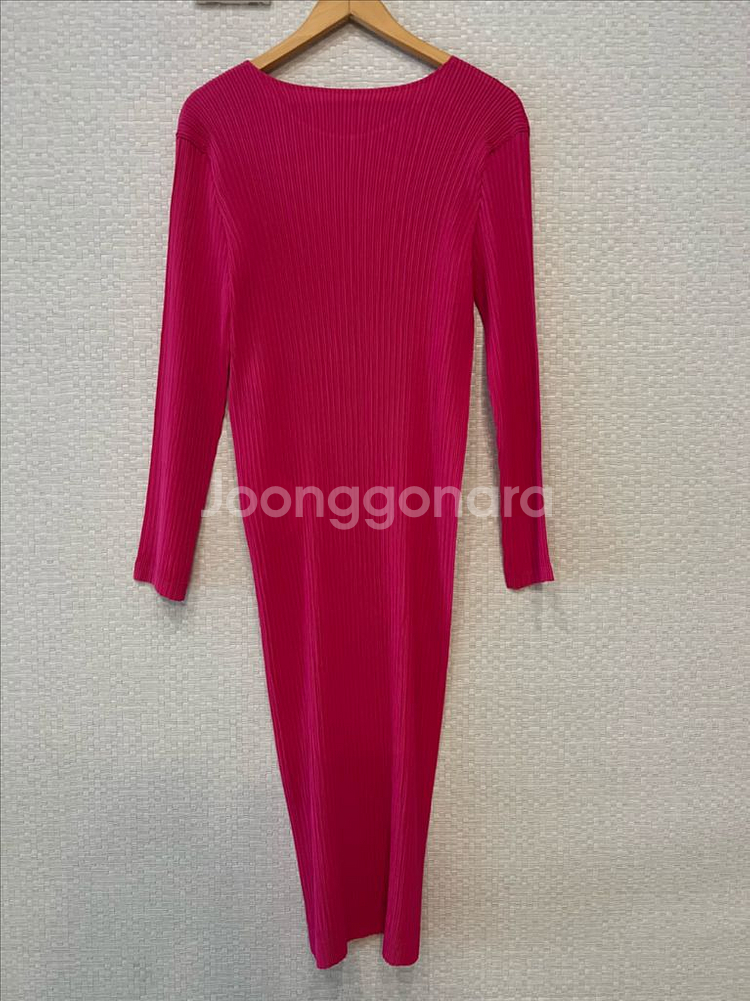 이세이미야케 해칭 긴팔 원피스 핑크--2