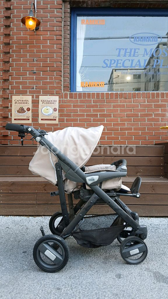 최고급 명품 럭셔리 디럭스 유모차 깜. 고가의 이태리제--2