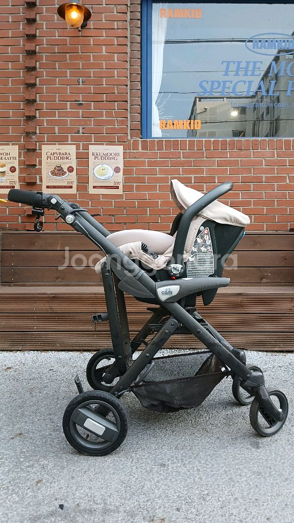 최고급 명품 럭셔리 디럭스 유모차 깜. 고가의 이태리제--3