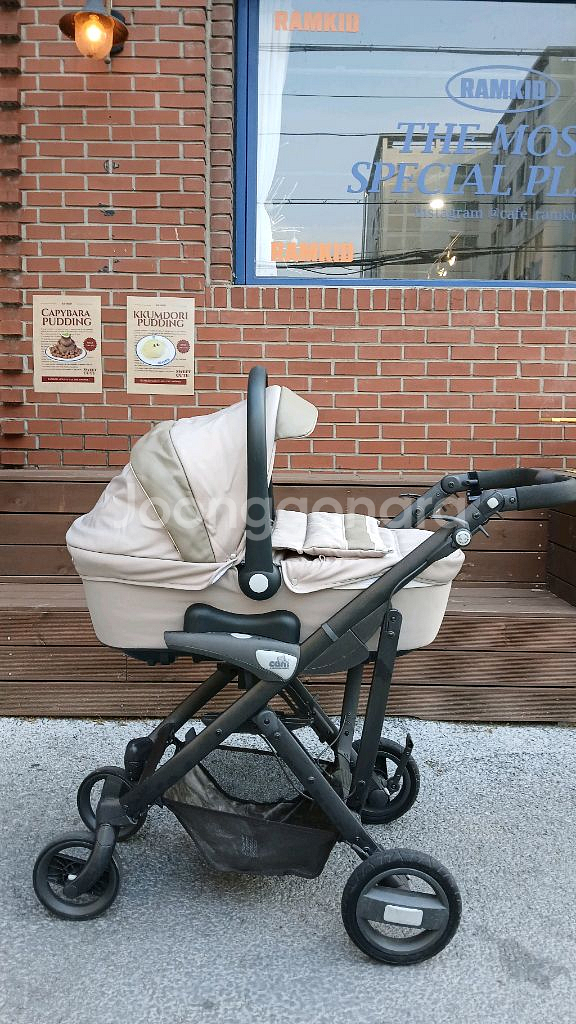 최고급 명품 럭셔리 디럭스 유모차 깜. 고가의 이태리제--0