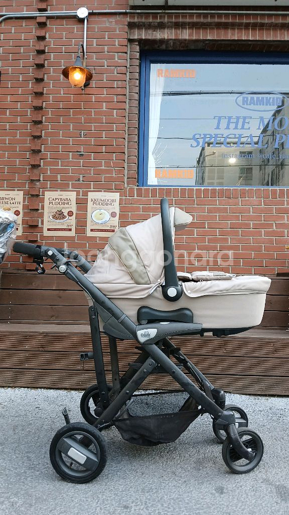 최고급 명품 럭셔리 디럭스 유모차 깜. 고가의 이태리제--9