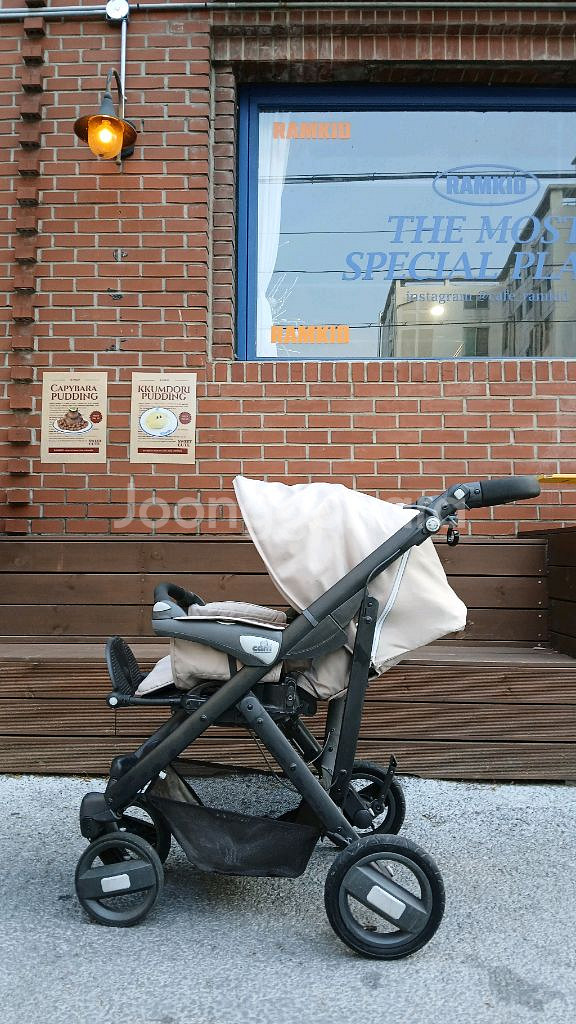 최고급 명품 럭셔리 디럭스 유모차 깜. 고가의 이태리제--5