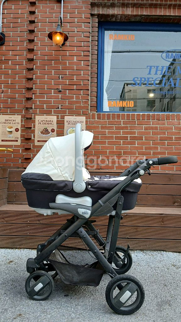 최고급 명품 럭셔리 디럭스 유모차 깜. 고가의 이태리제--6