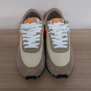 여성 나이키 데이브레이크 베가스SP 운동화 (250)