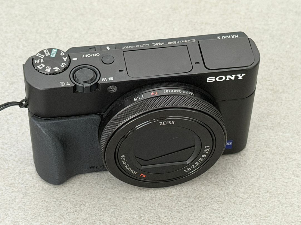 소니RX100V+슈팅그립+배터리2+가죽케이스 판매합니다--2
