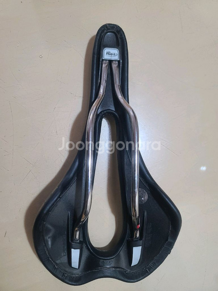 셀레이탈리아 자전거안장--4