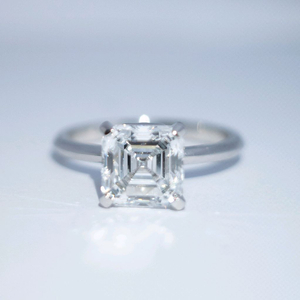 2캐럿 IGI D~E컬러 IF등급 애셔컷 랩다이아 반지