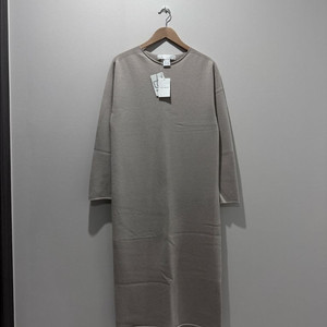 [새상품 (44-66)] 여성 홀가먼트 캐시미어 원피스