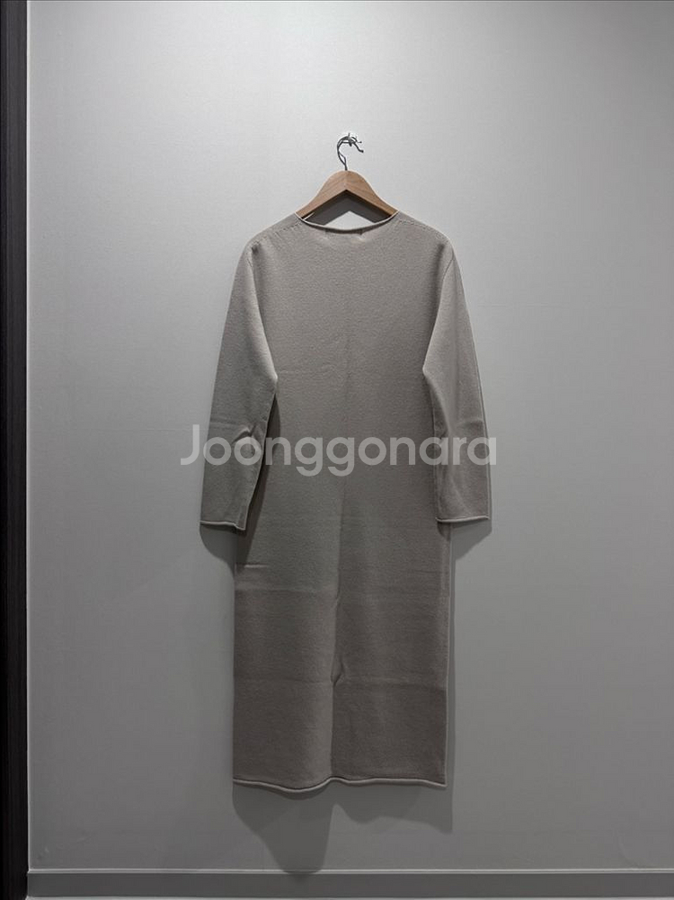 [새상품 (44-66)] 여성 홀가먼트 캐시미어 원피스--1