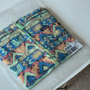 파타고니아 보이즈(키즈) L사이즈 바람막이 판매합니다.