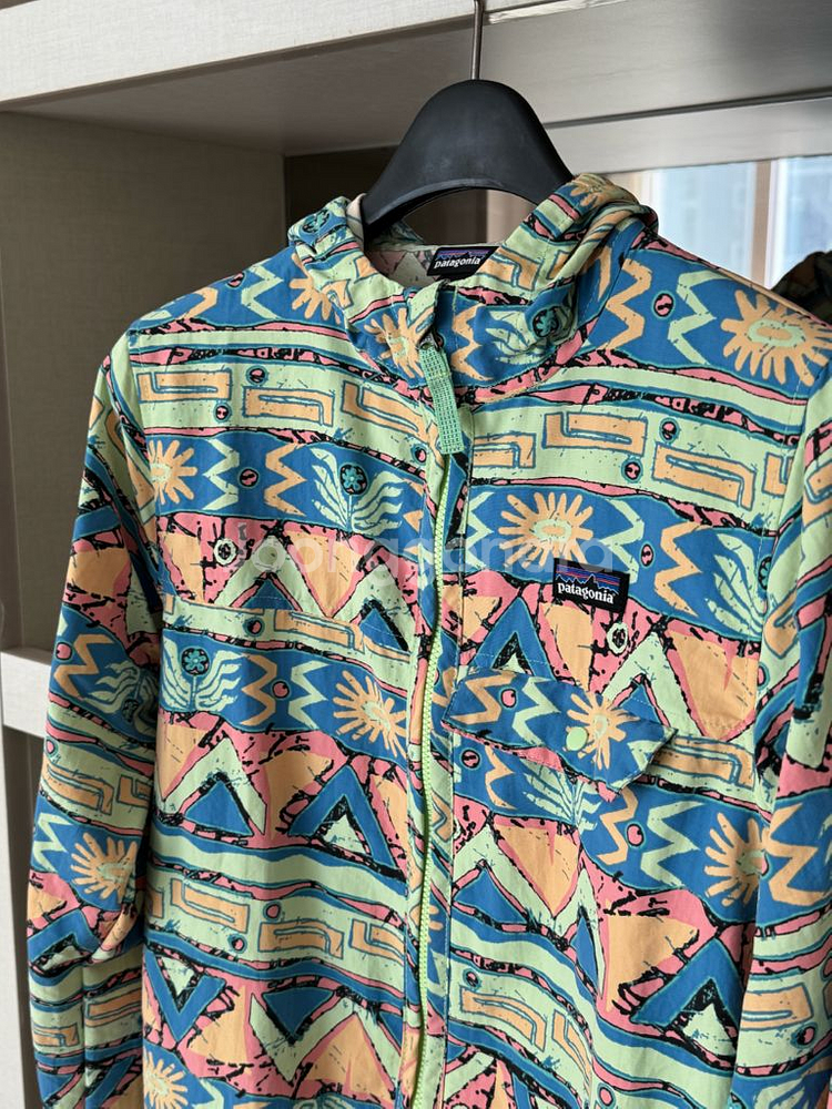 파타고니아 보이즈(키즈) L사이즈 바람막이 판매합니다.--3