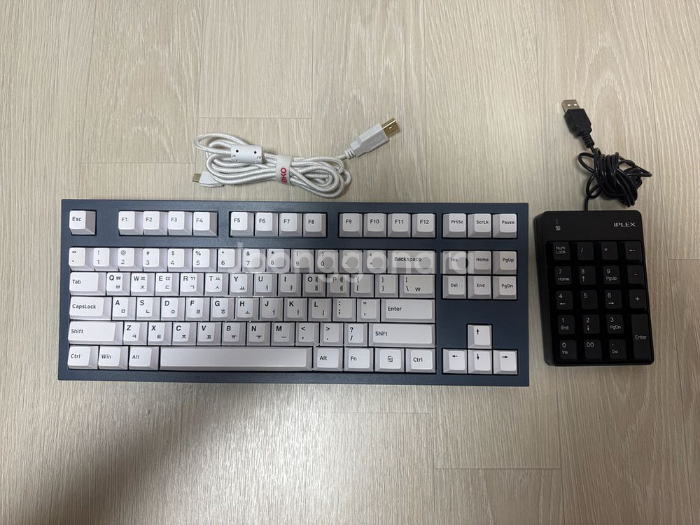 앱코 K660M 텐키리스 저소음 적축 키보드--1