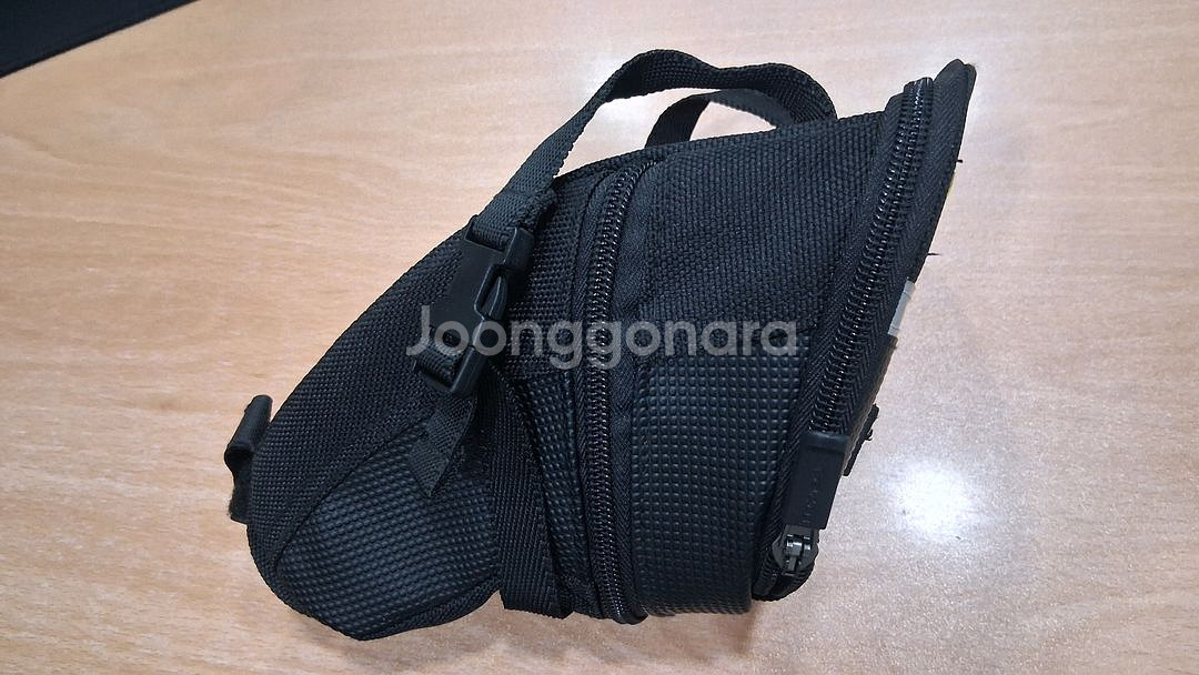 토픽 안장가방 에어로 웨지 팩--0