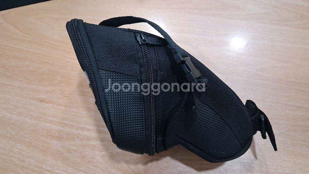 토픽 안장가방 에어로 웨지 팩--1