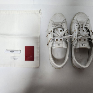 (44사이즈) 발렌티노 락스터드 스니커즈 화이트