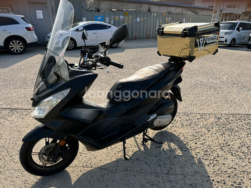 혼다 pcx125 16년 풀옵션 짧은키로수 팝니다--3