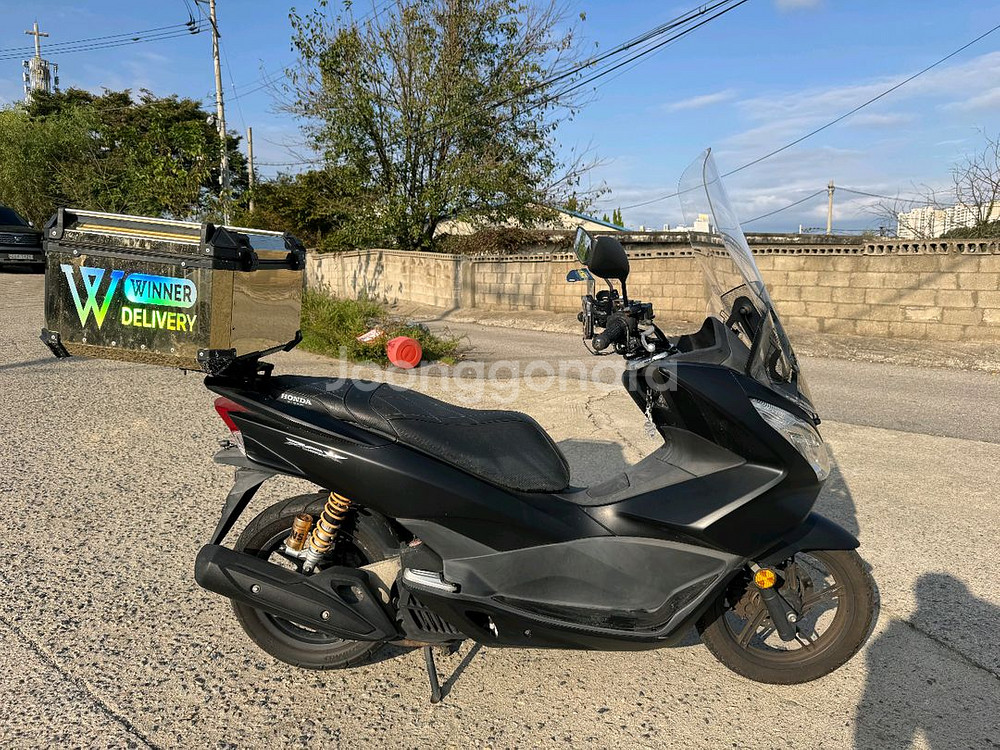 혼다 pcx125 16년 풀옵션 짧은키로수 팝니다--2