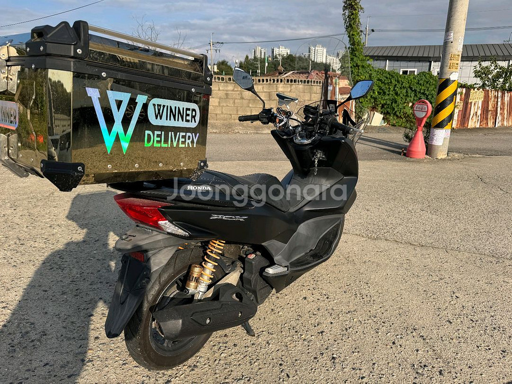 혼다 pcx125 16년 풀옵션 짧은키로수 팝니다--6