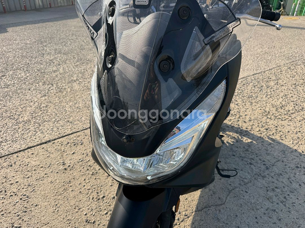 혼다 pcx125 16년 풀옵션 짧은키로수 팝니다--8