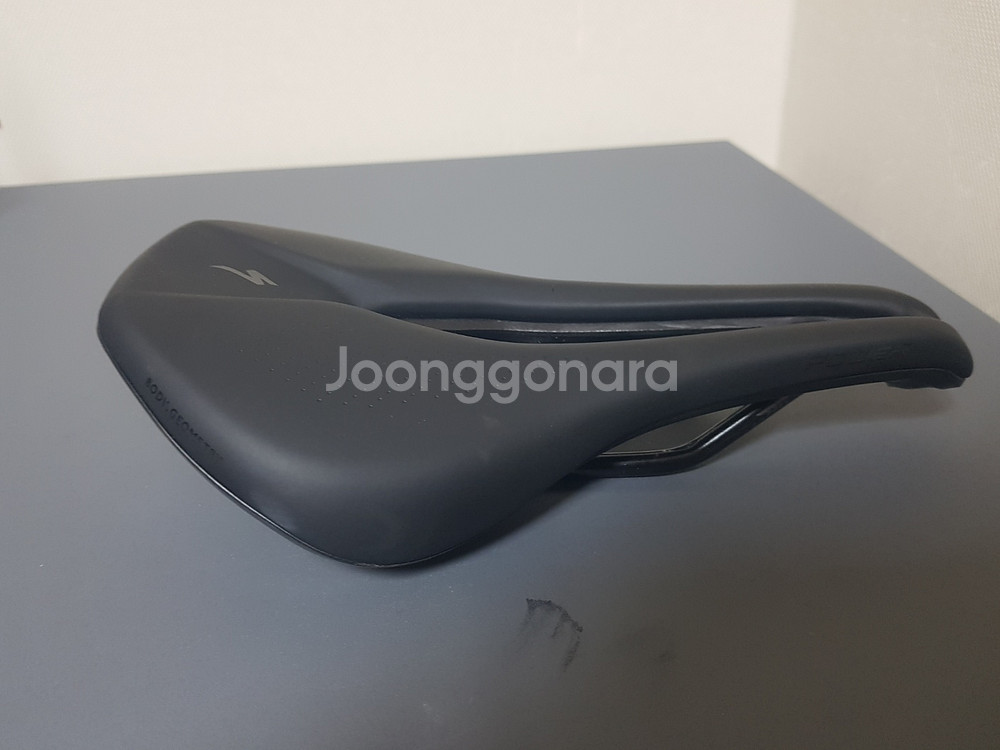 스페셜라이즈드 파워 콤프 안장 143MM--0